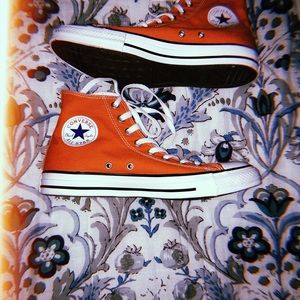never worn orange women’s chuck Taylor converse